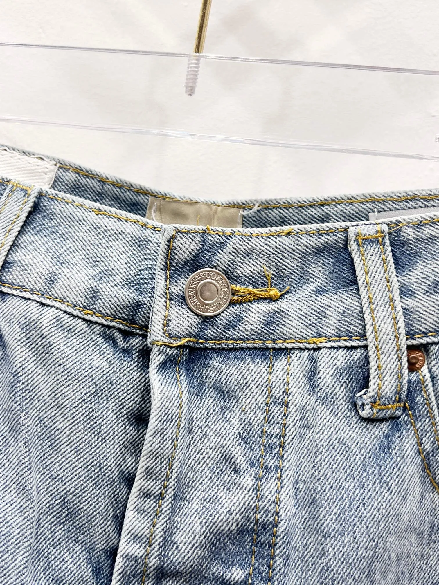 P250 Style number: (c077) GALLERY DEPT. Denim splicing flame🔥flare pants washed and distressed spliced jeans -Original purchase and pattern making to truly restore the ultimate vintage texture -Original hardware accessories, washed and other elevators, QR code analysis are all purchased from the original factory, high degree of restoration, welcome to compare with a certain product ~ -Three-dimensional version Loose and comfortable, not picky about the figure, taller and slimmer, factory Seiko, original factory quality control, same style for men and women, can be matched with couples Versatile recommendation: must-have jeans for all seasons Color: blue Size: S-XXL (28-36)